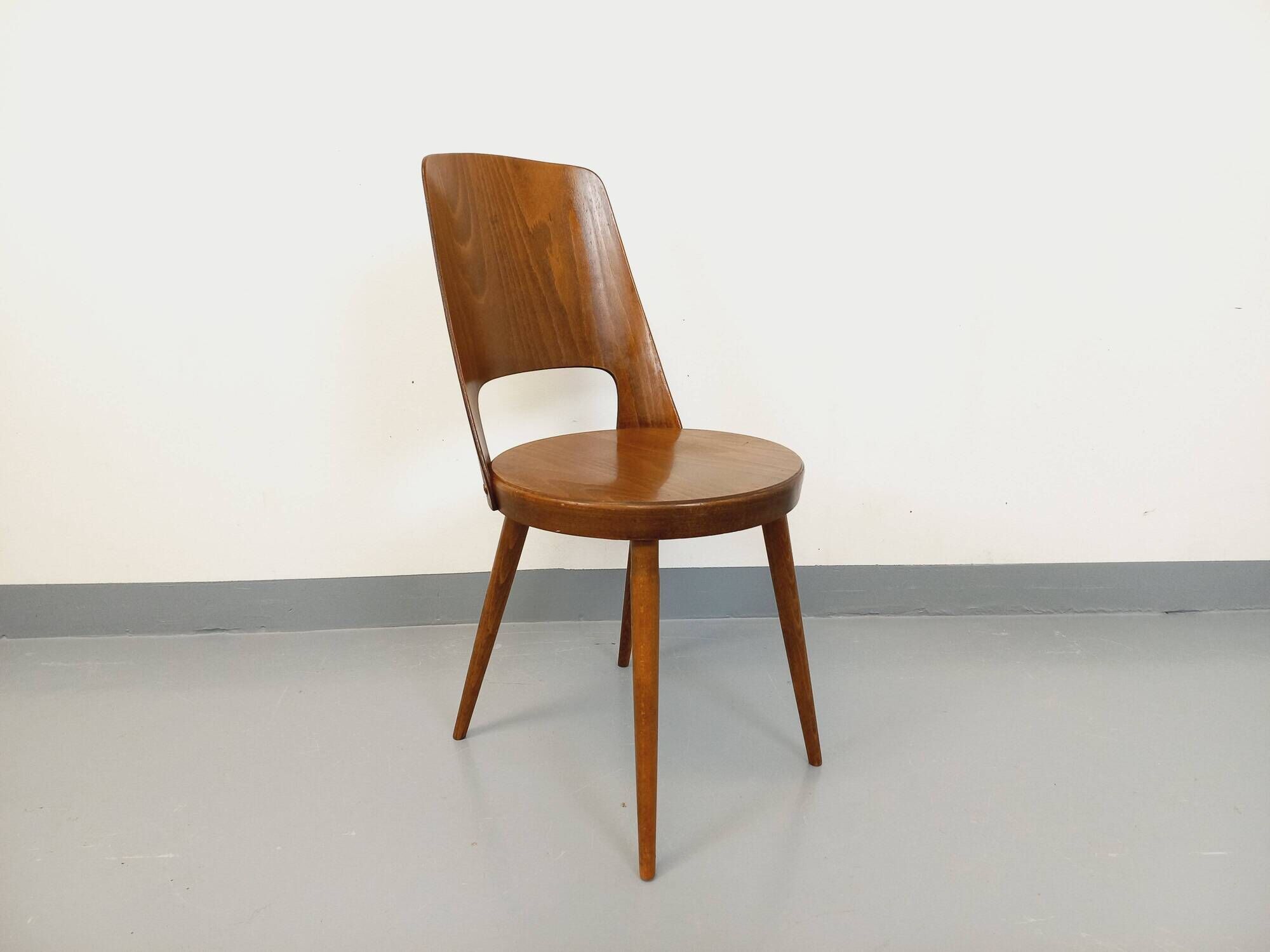 Chaise Mondor vintage de marque Baumann en bois des années 60