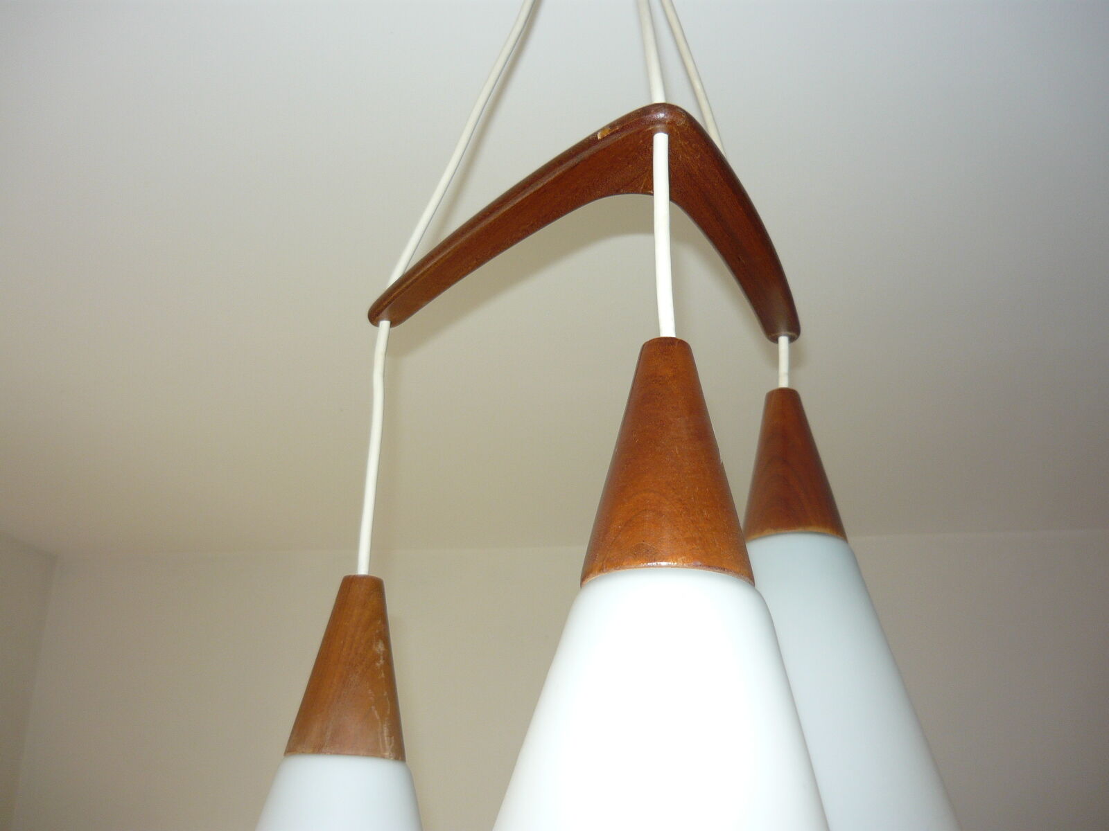 Suspension boomerang Louis Kalff years 60