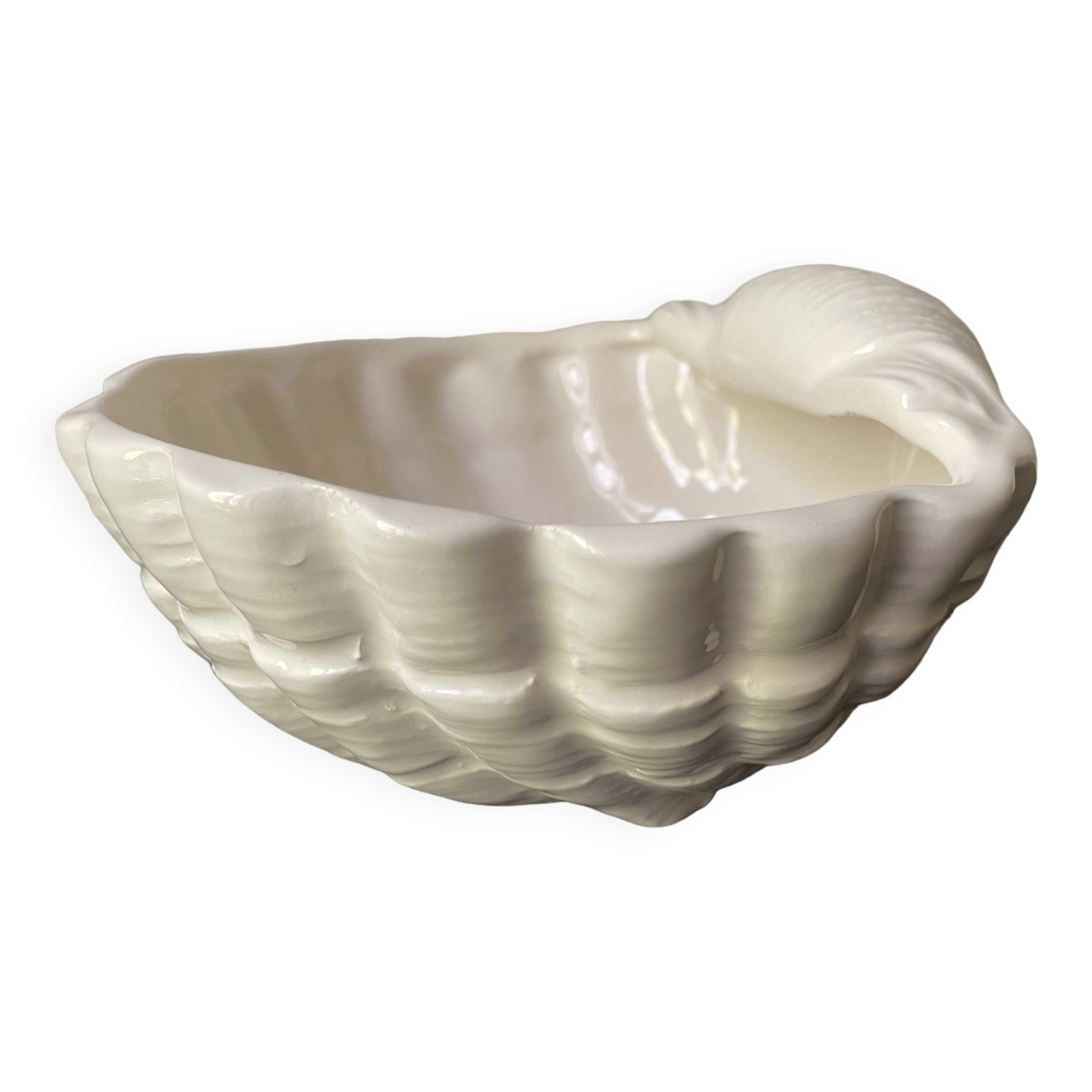 Ceramic shell emptier