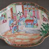 Polylobed oval dish in Cantonese porcelain - 19th century