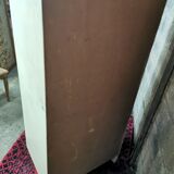 Wardrobe a vintage off-white door