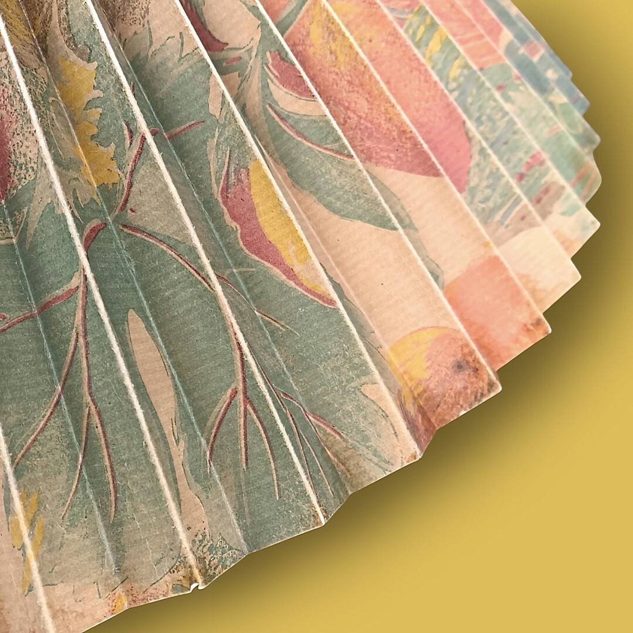 Suspension vintage plissée à motifs floraux – années 70