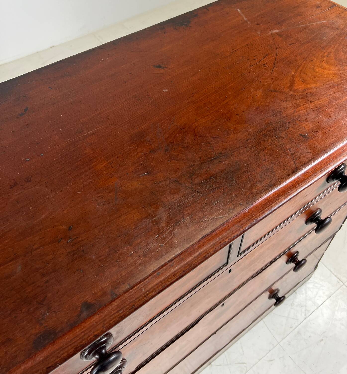 English Chest of drawers