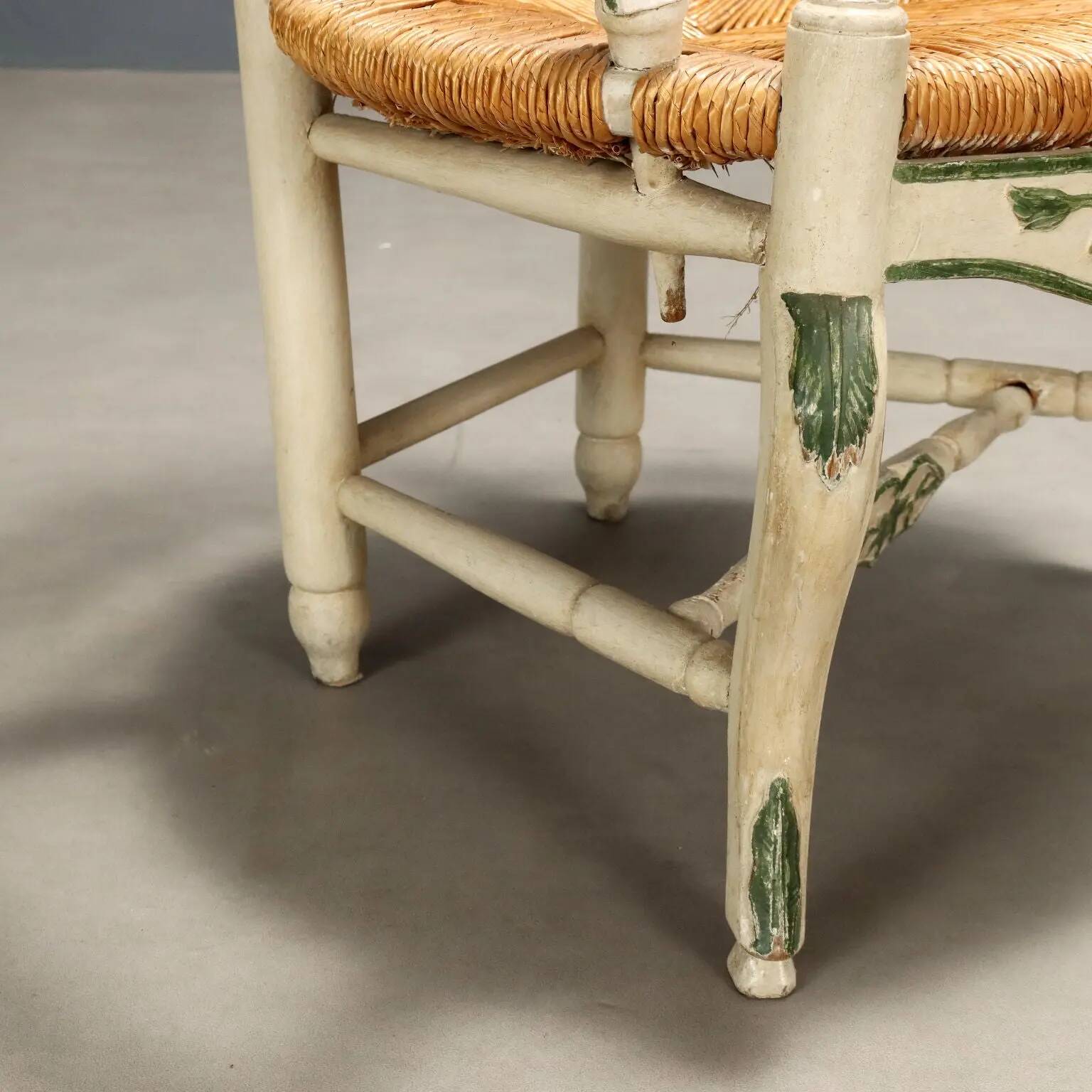 Antique baroque-style armchairs in lacquered wood from the 19th century.