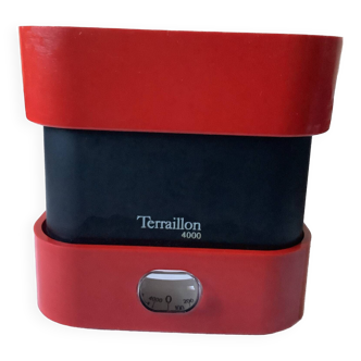 Red Teraillon scale