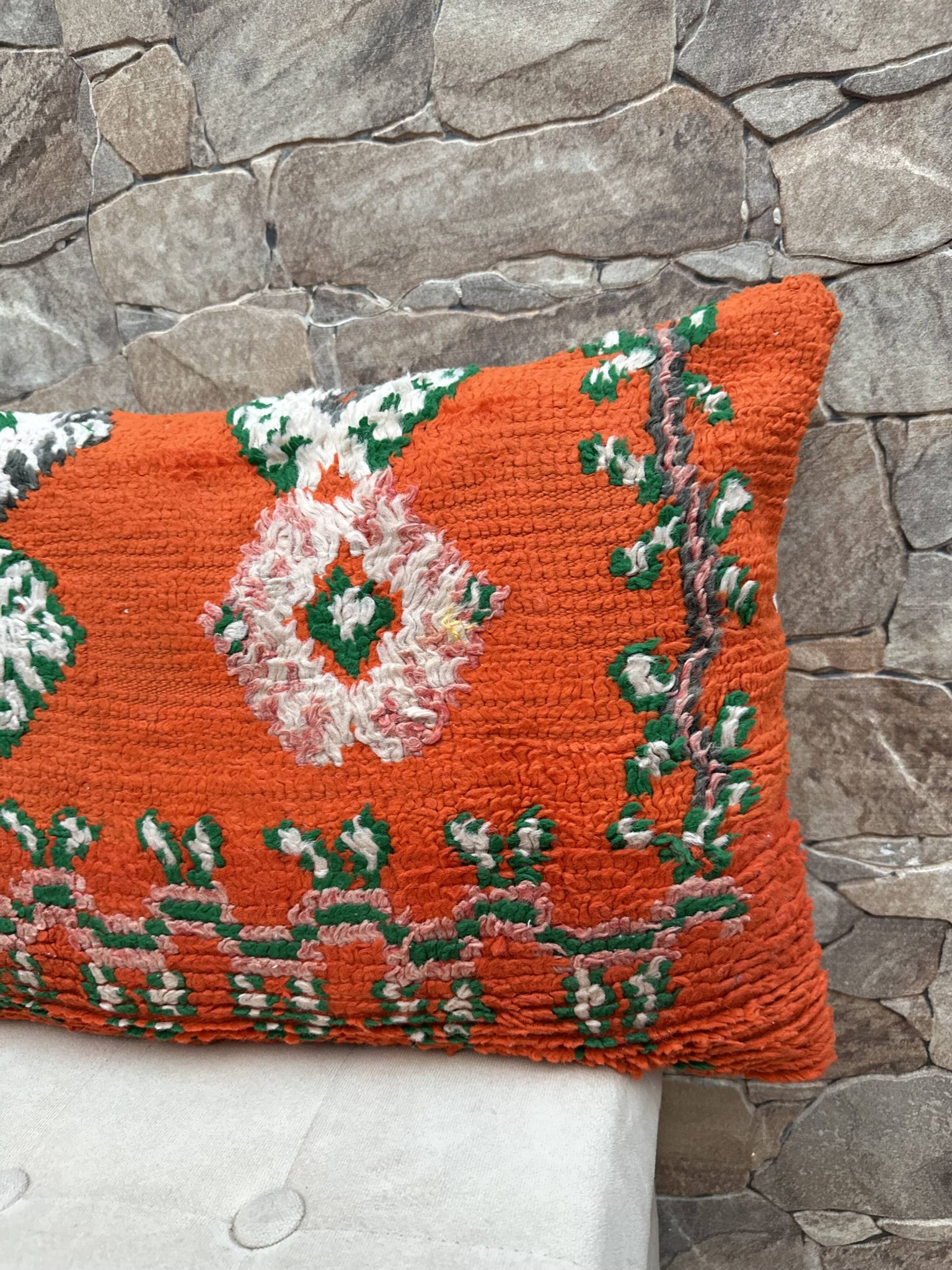 Vintage Berber Kilim cushion cover: Moroccan wool cushion