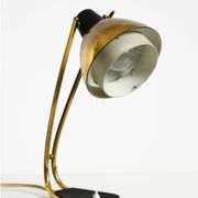 Rare grande lampe de table en laiton de style Mid-Century Modern avec une belle patine.