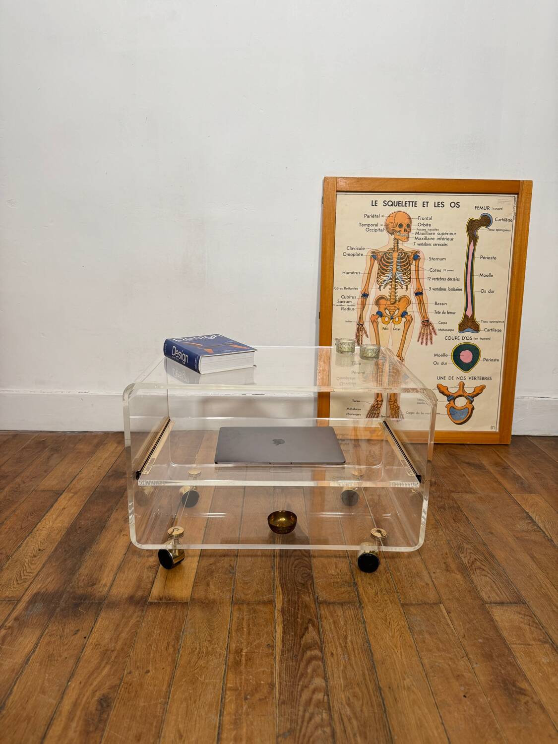 Transparent plexiglass roller table