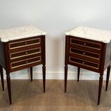 Pair of mahogany and brass side tables or bedside tables with Carrara marble tops.