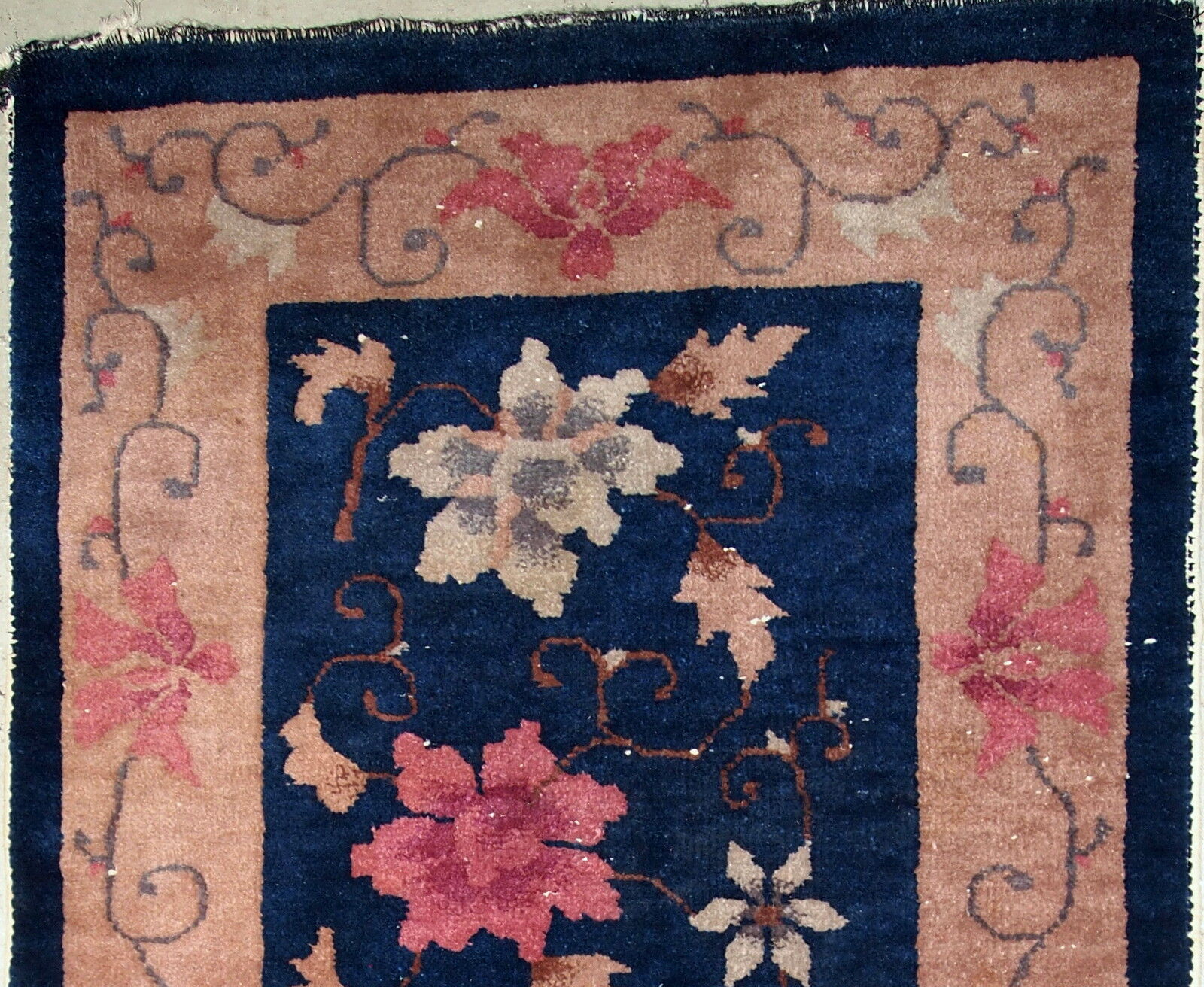 Chinese rug done hand 61x124cm