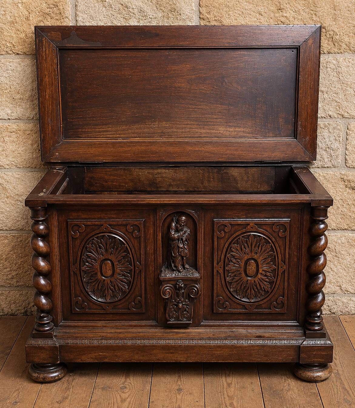 Carved wooden chest with twisted columns – Renaissance style