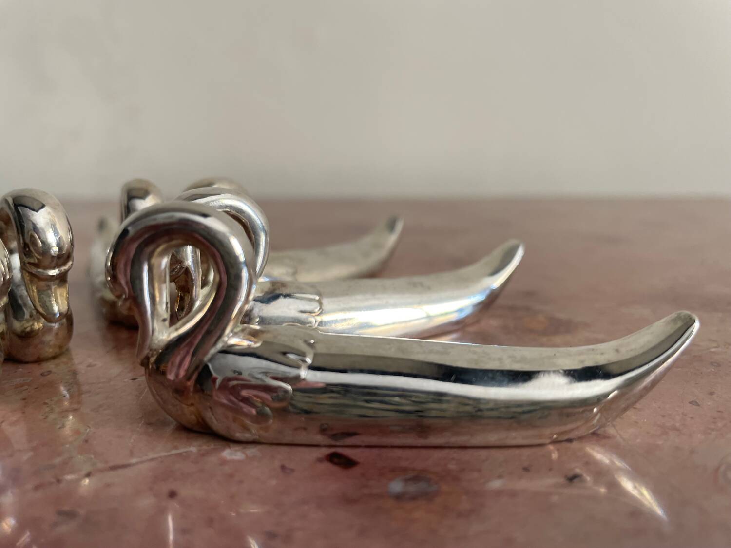 Set of 6 silver-plated swan knife rests