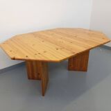 Vintage octagonal dining table from the 1980s in pine with an extension.