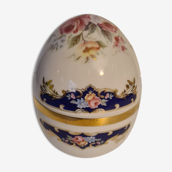 Ovoid box porcelain from Portugal floral decoration