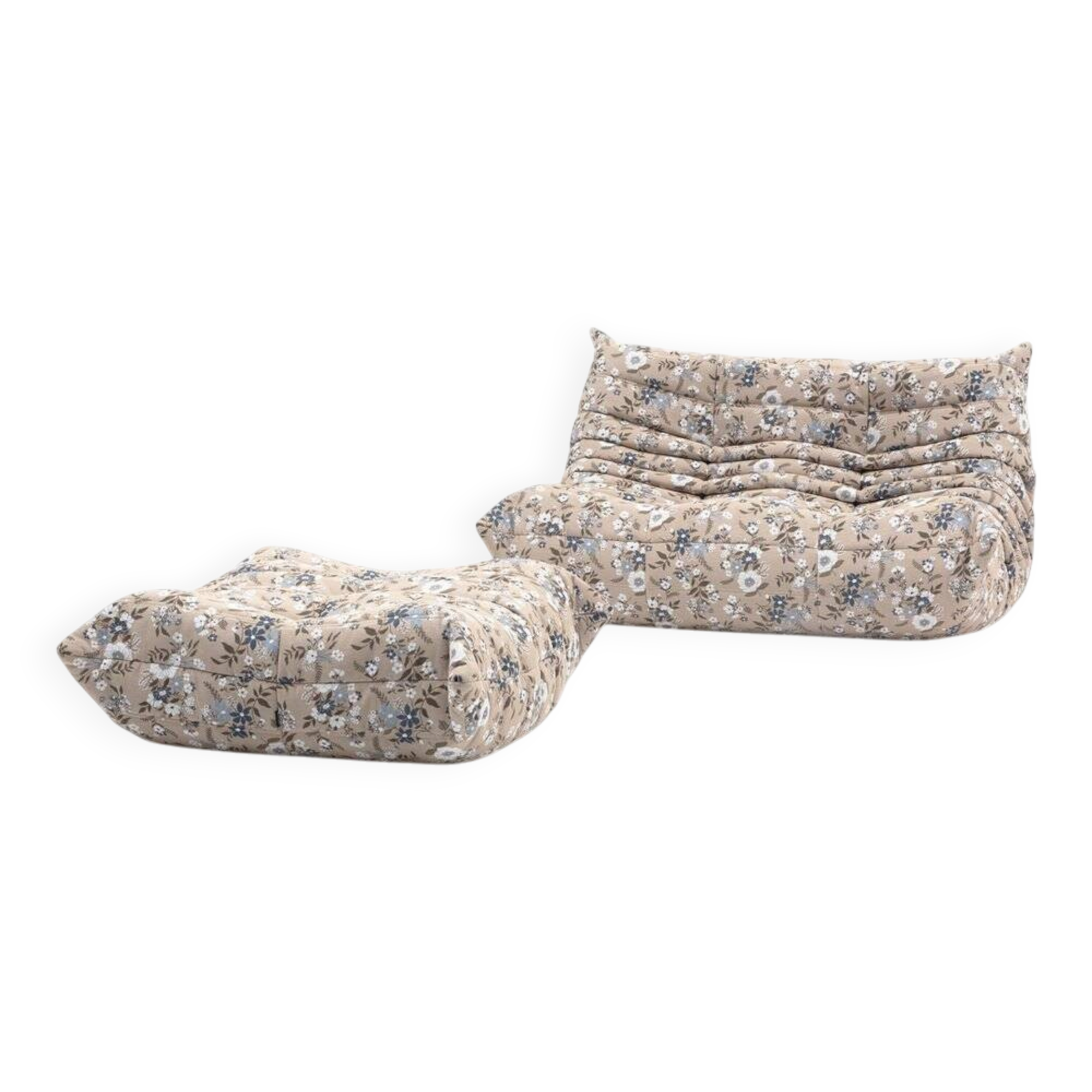 Pouf Togo et canapé 2 places tissu imprimé par Michel Ducaroy pour Ligne Roset