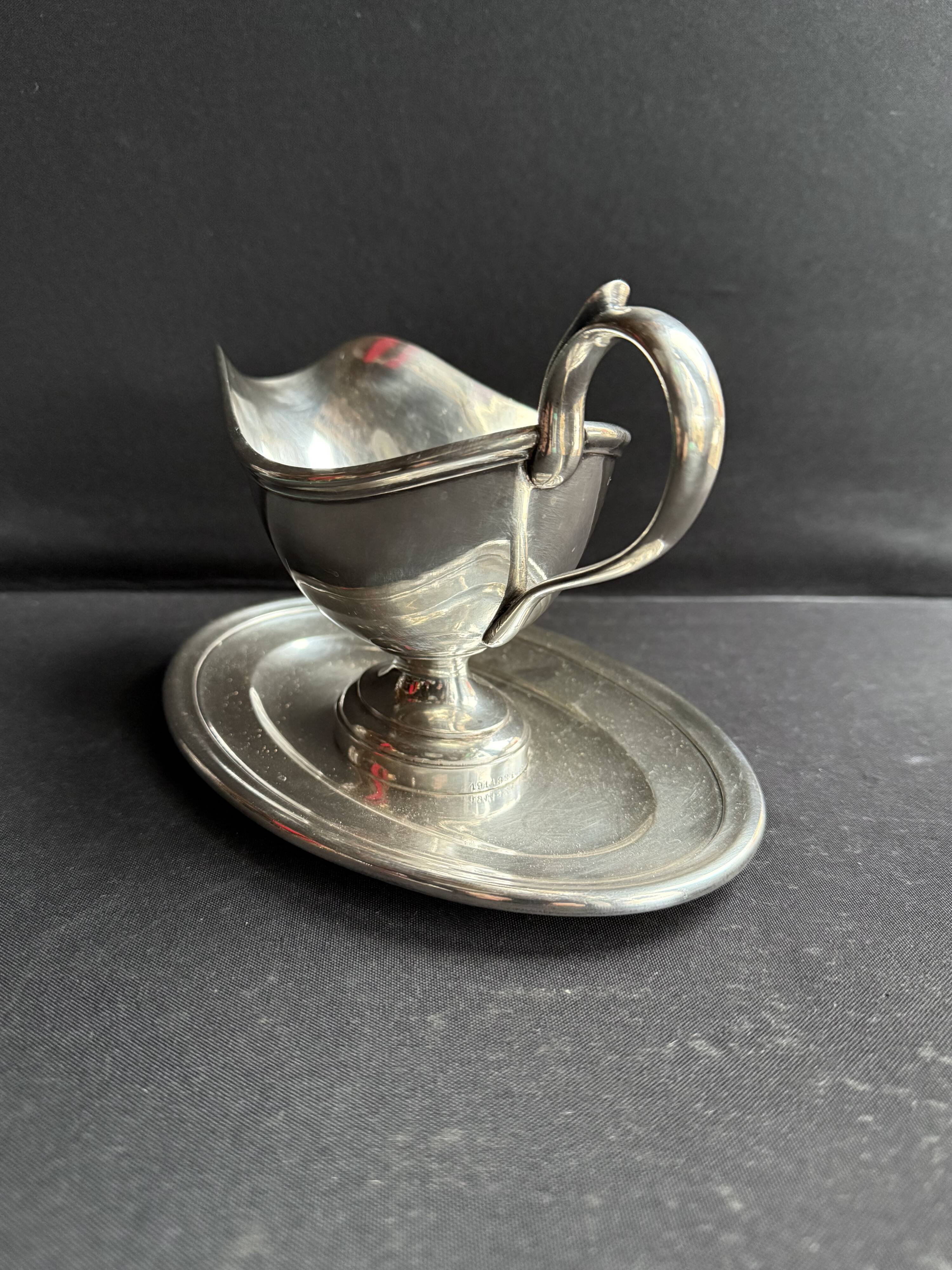 Silver metal helmet sauce boat - Christofle