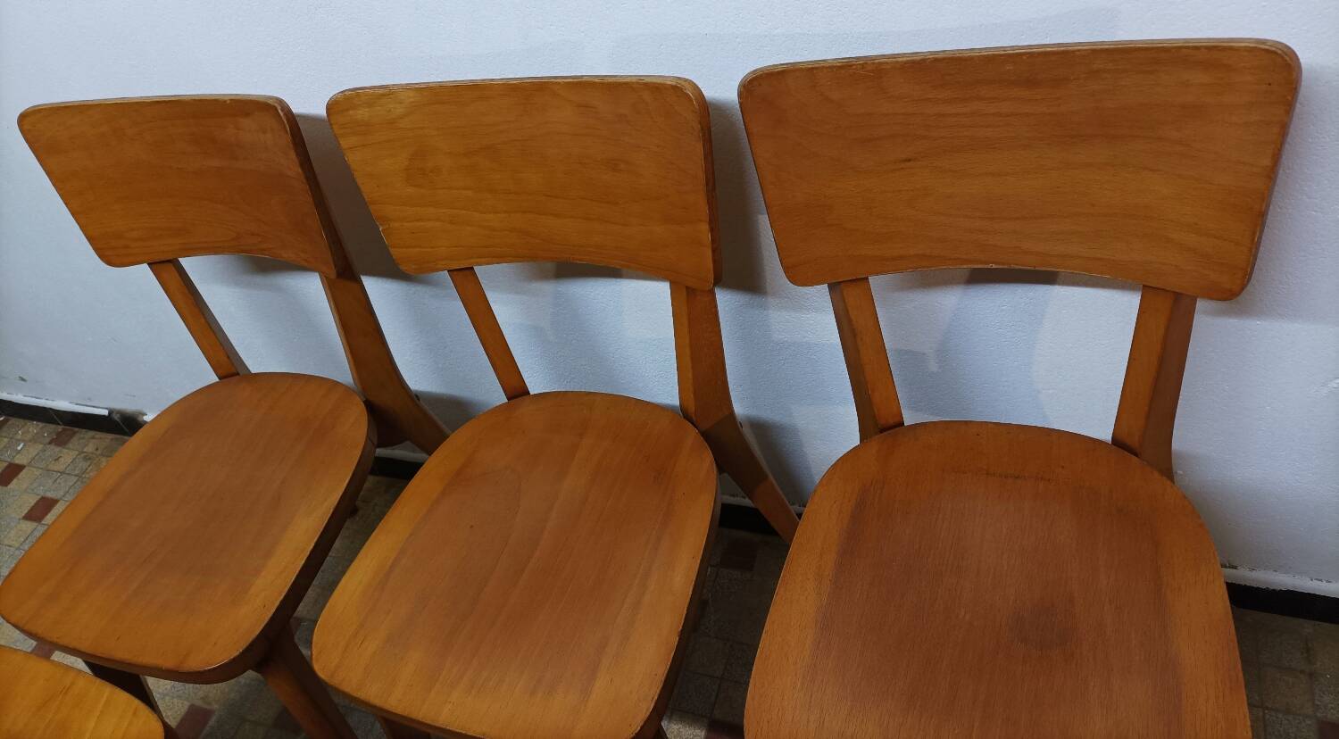 Lot de 6 chaises en bois Monobloc vintage