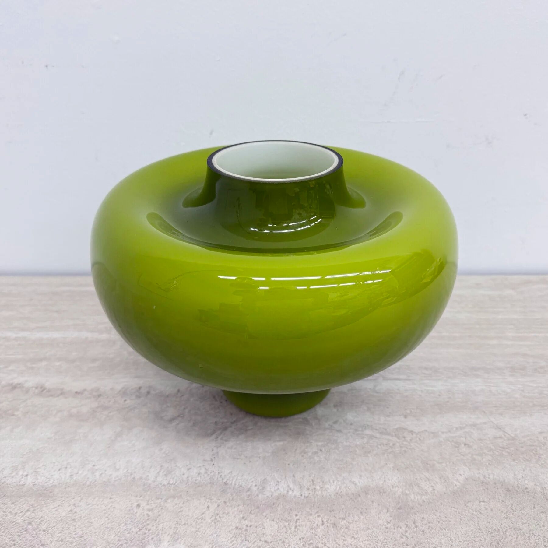 Mid-century design green glass Swedish table lamp, 1970s