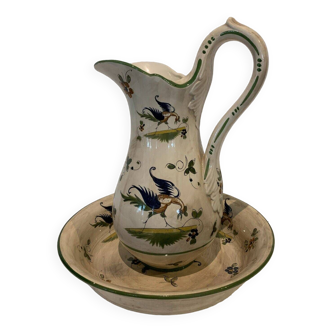 Pitcher and its earthenware basin from Capo di Monté 20th century