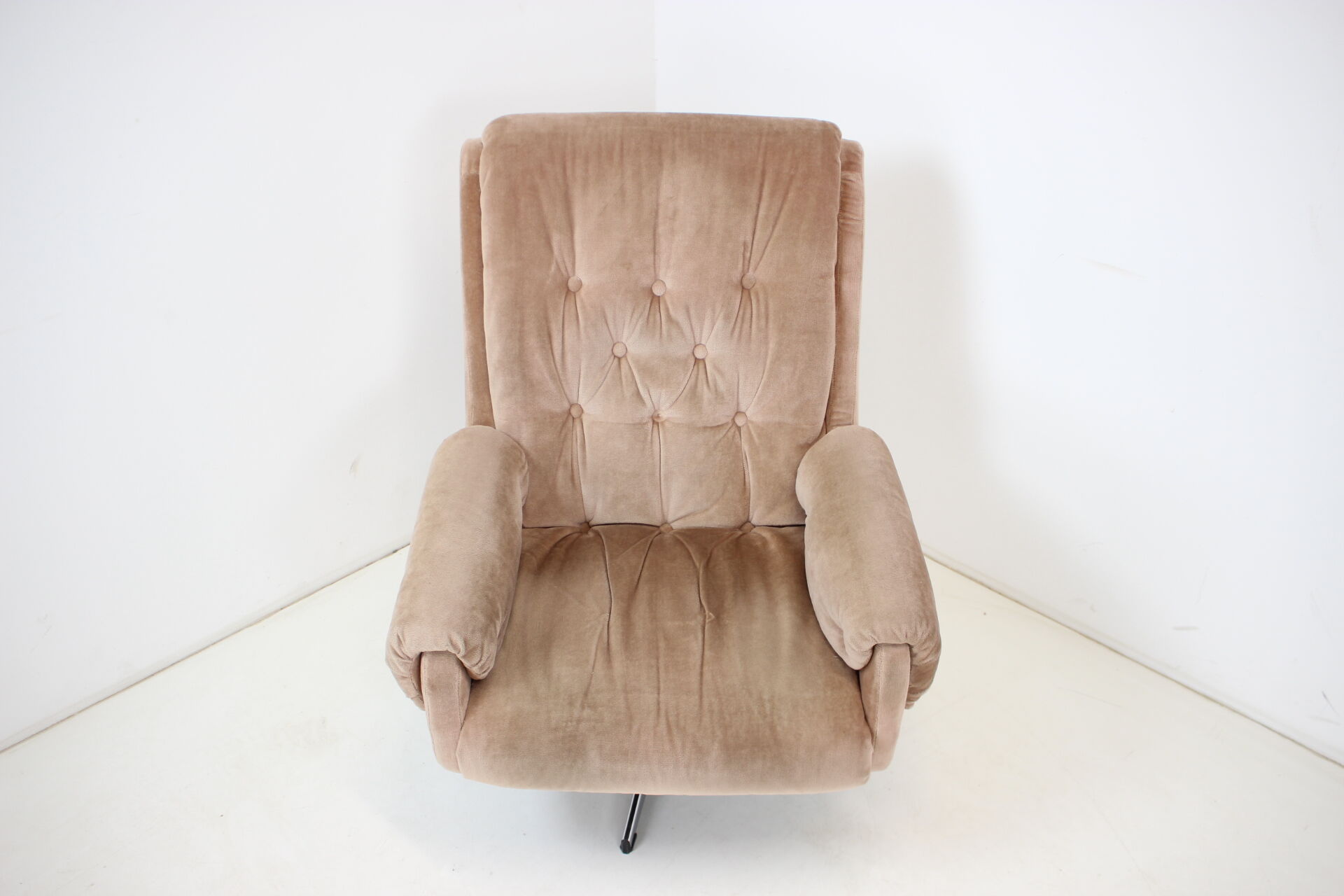 Midcentury swivel leather armchair, peem, finland, 1970s