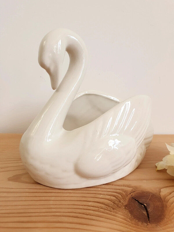 Ceramic swan pot cover