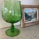 Vase en verre soufflé vert