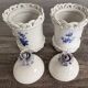 Duo de pots Capodimonte en porcelaine d'art et fleurs bleues