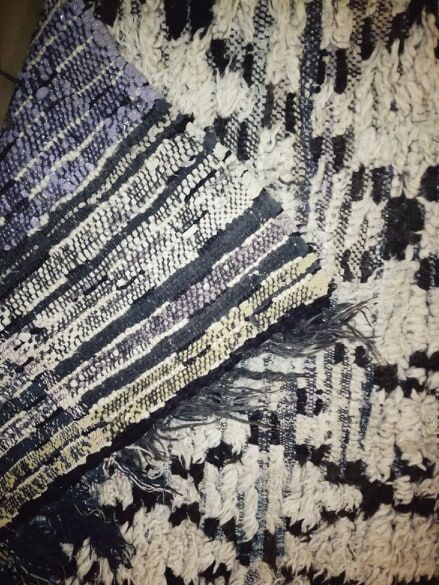 Ancient Berber carpet - 110x220cm