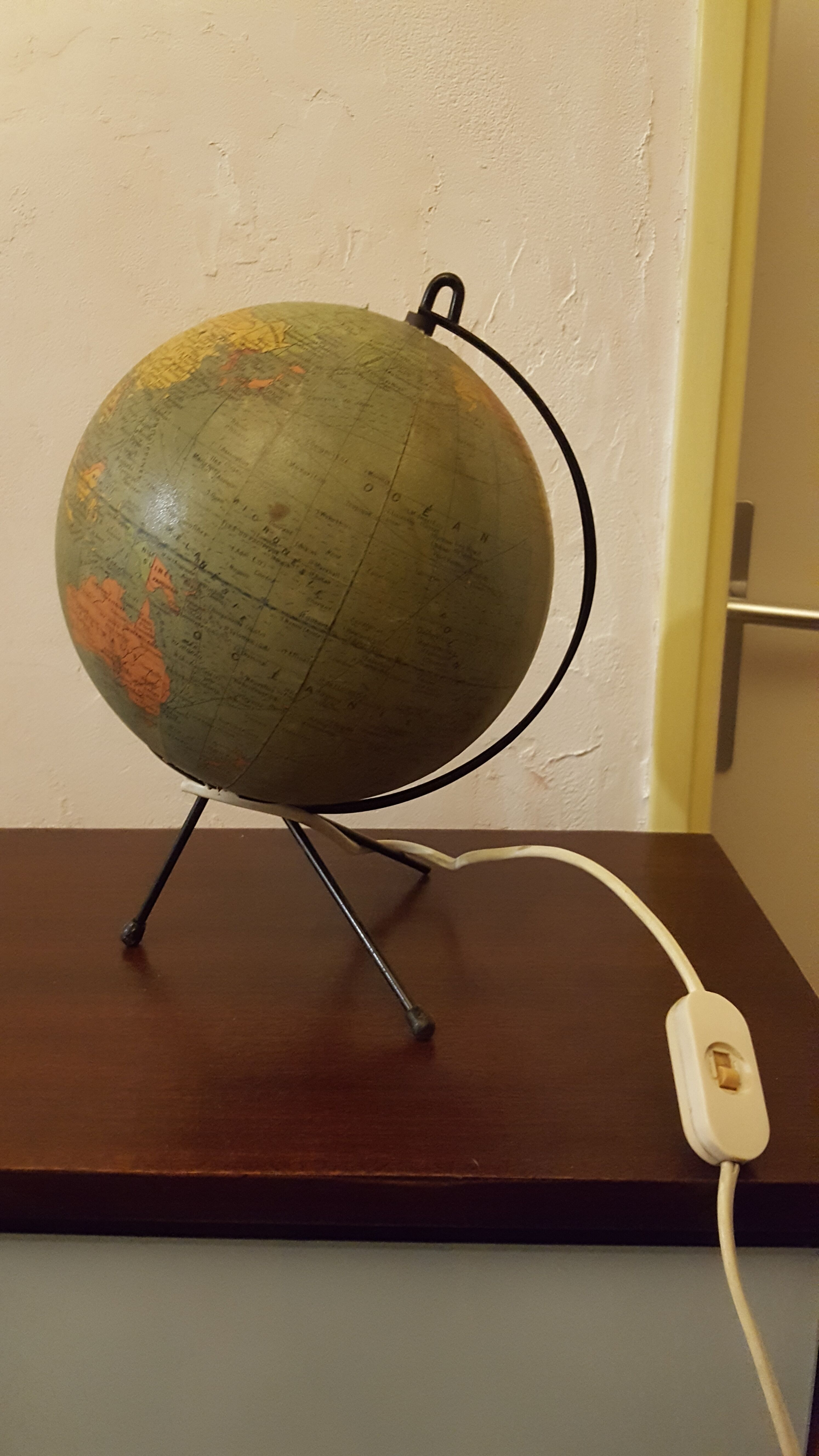 Globe terrestre en verre annee 50/60