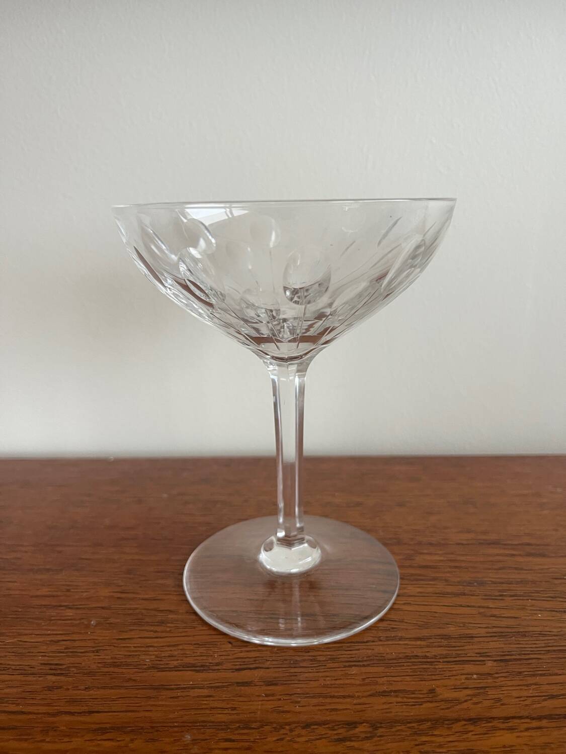 8 Coupes À Champagne En Cristal Val Saint Lambert Modèle Nestor.   Pa