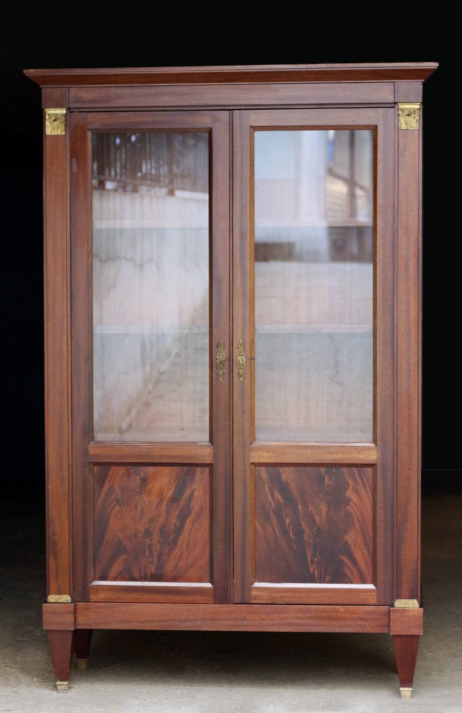 Mahogany veneer library, coming from Matignon