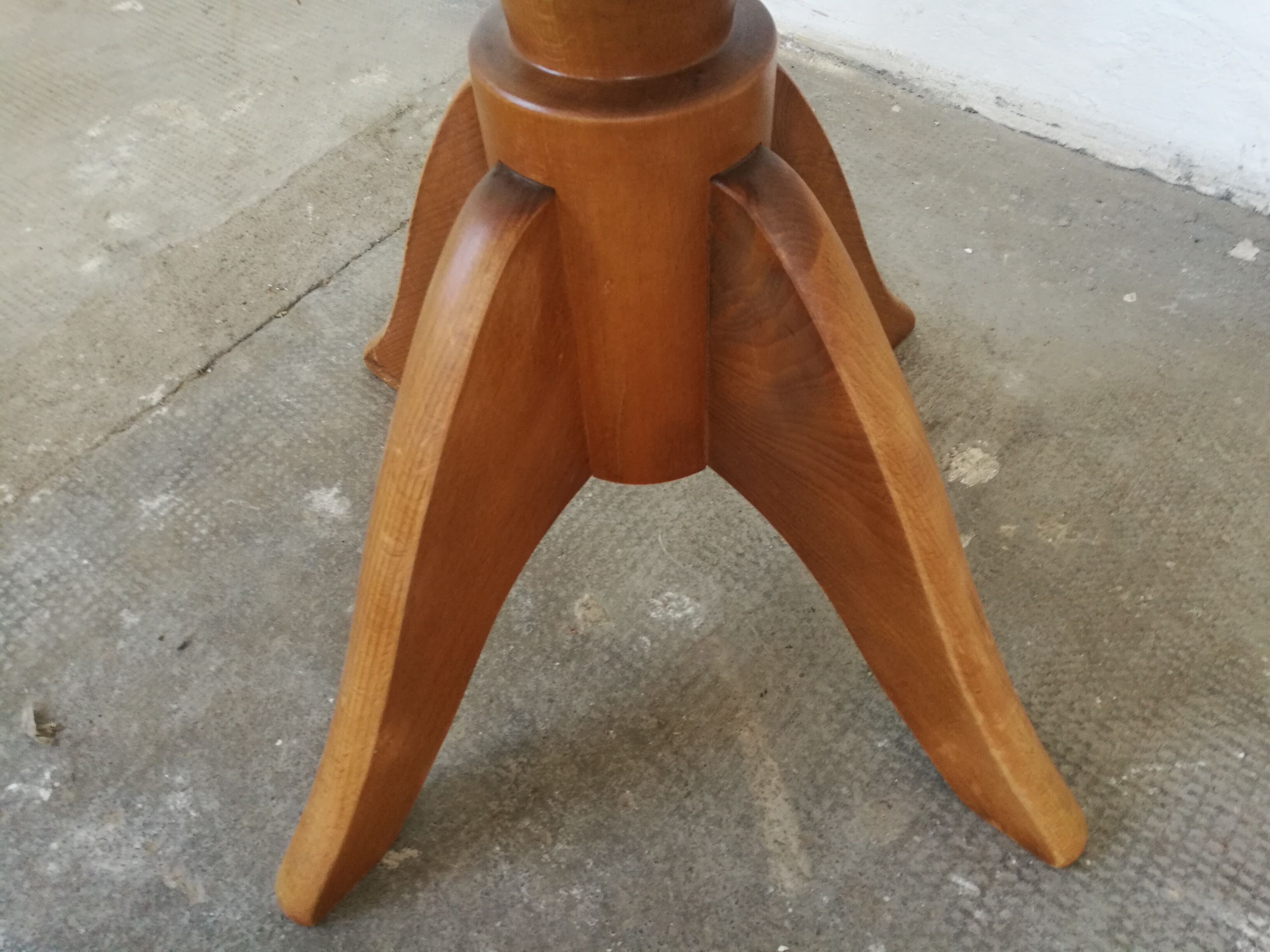 Piano stool