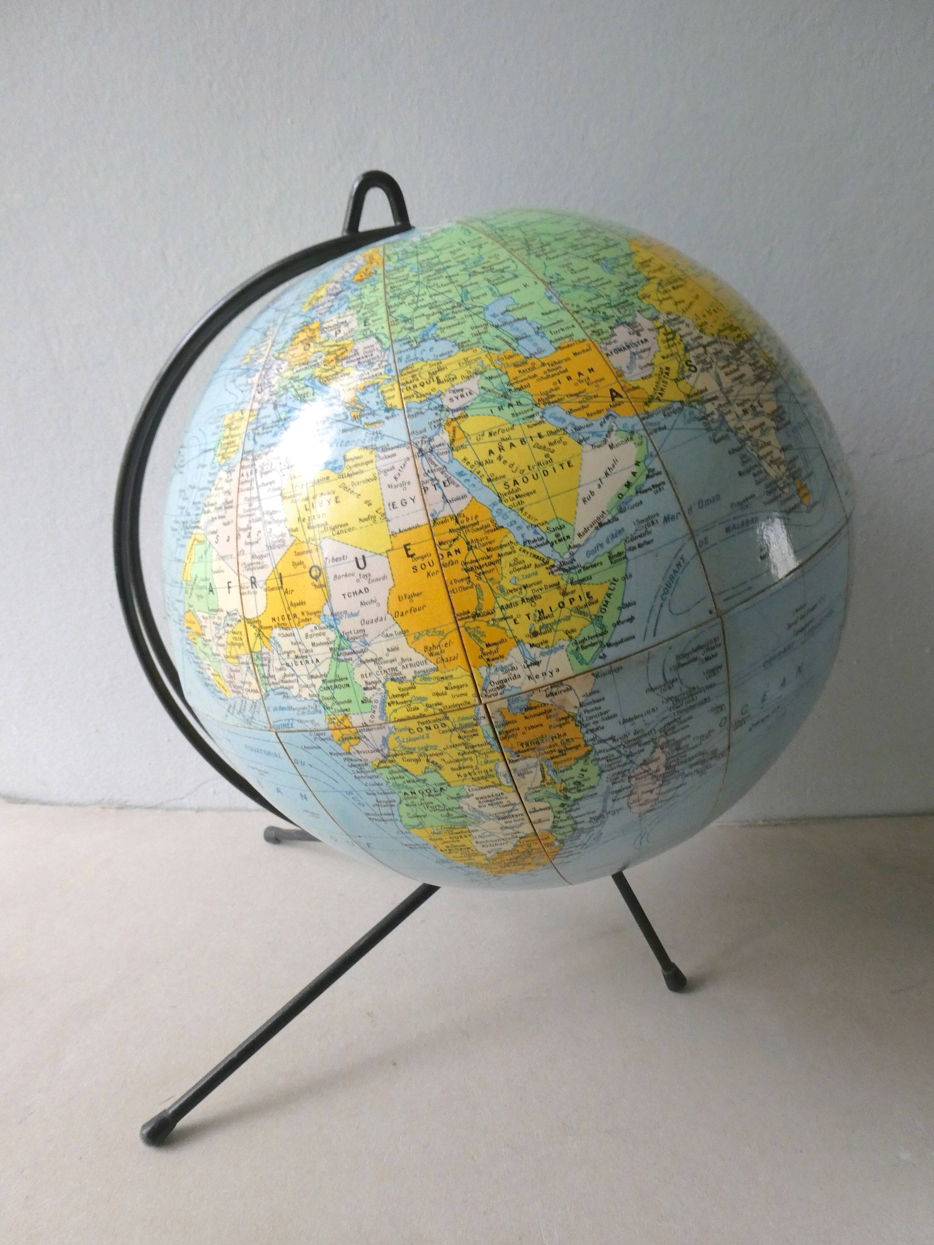 World map, globe land Girard and Barrere in the 1960s