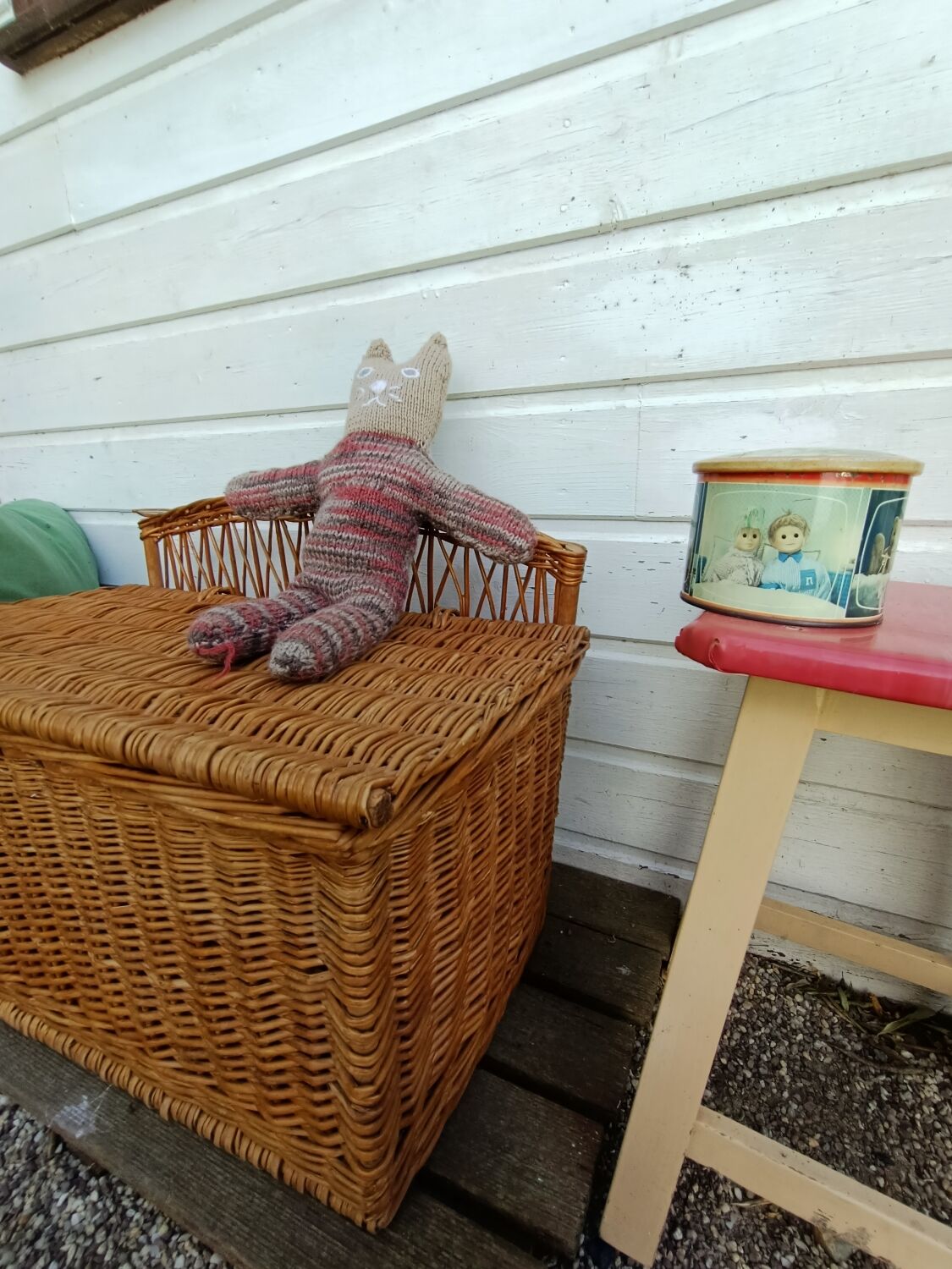Coffre à jouets en osier