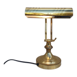 Banker's lamp to table