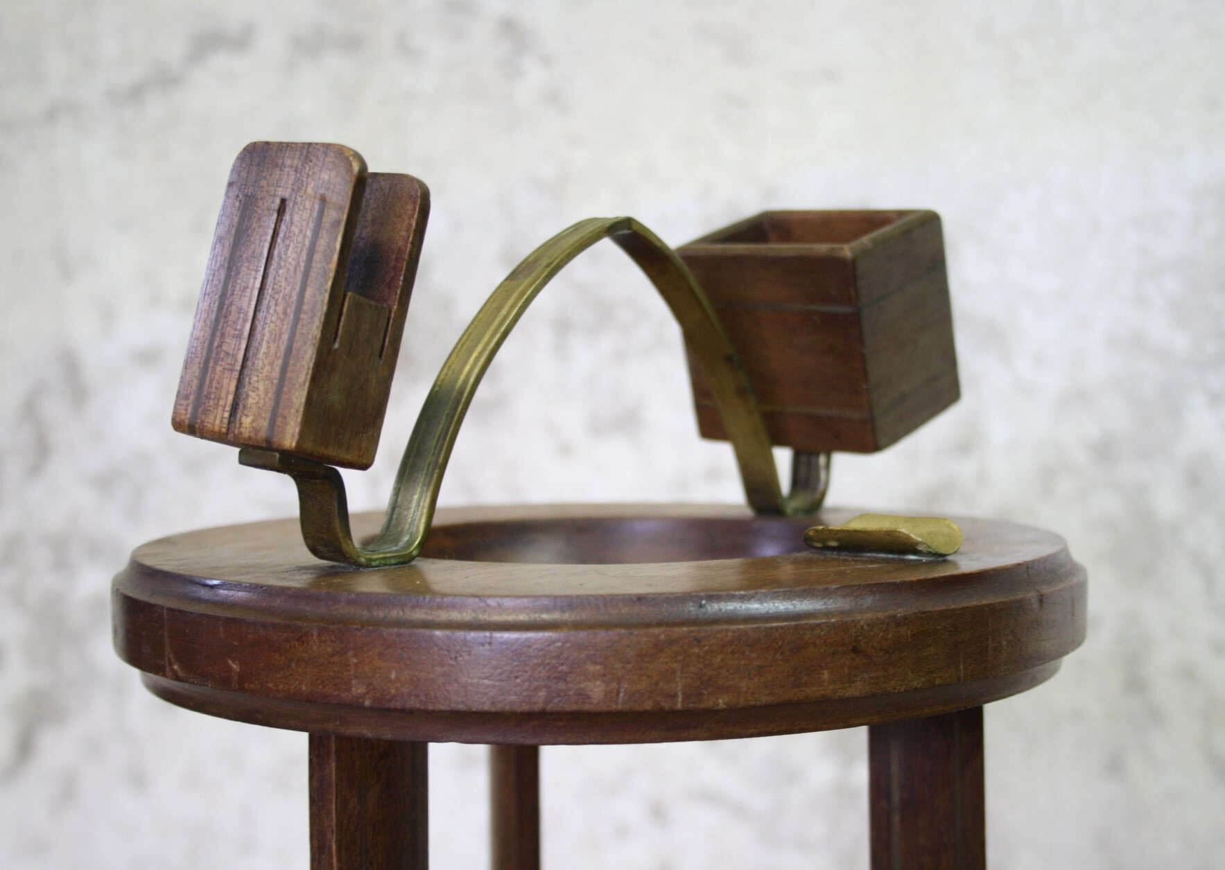 Art deco smoker's foot