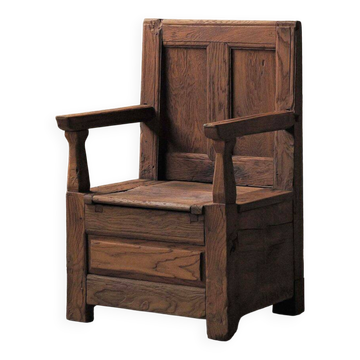 Fauteuil-coffre en bois massif, Art Populaire, Auvergne, XIXᵉ siècle