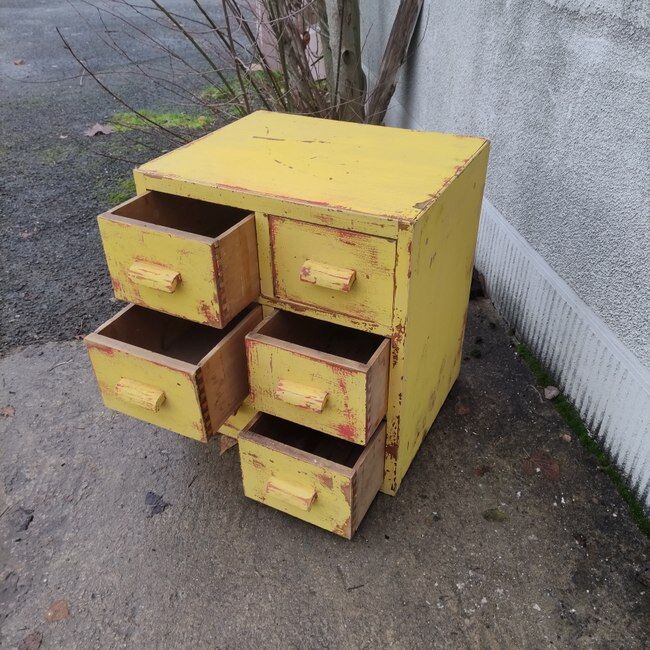 Loom furniture with drawers