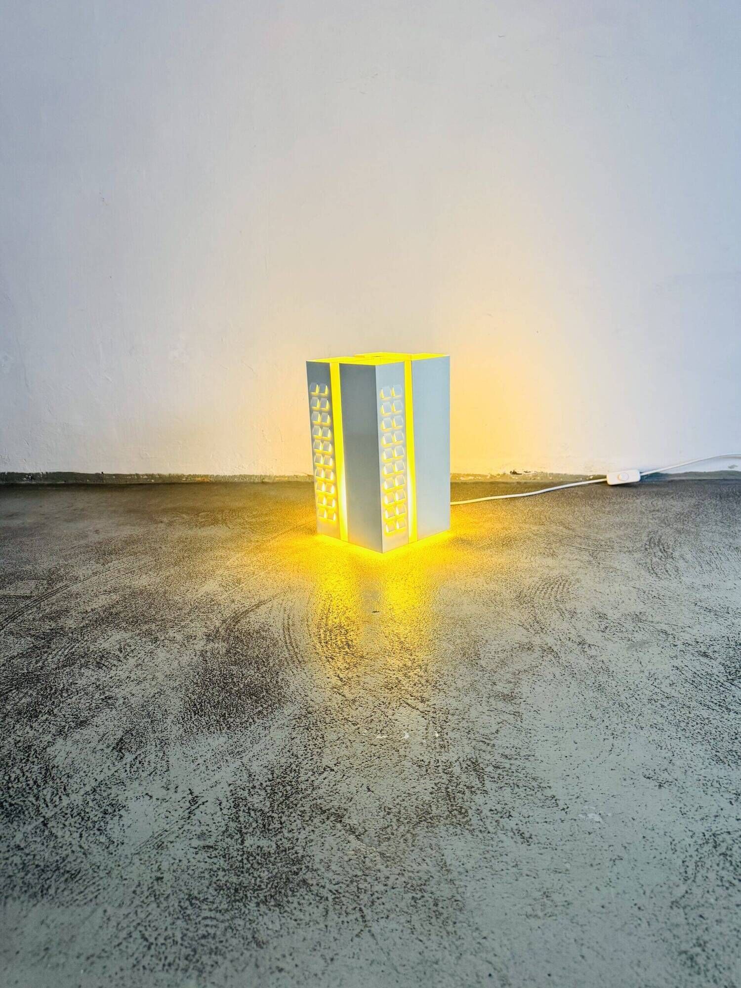 D-2055.14 Siësta Table Lamp By Maija Liisa Komulainen For Raak Amsterdam, The Netherlands 1970S