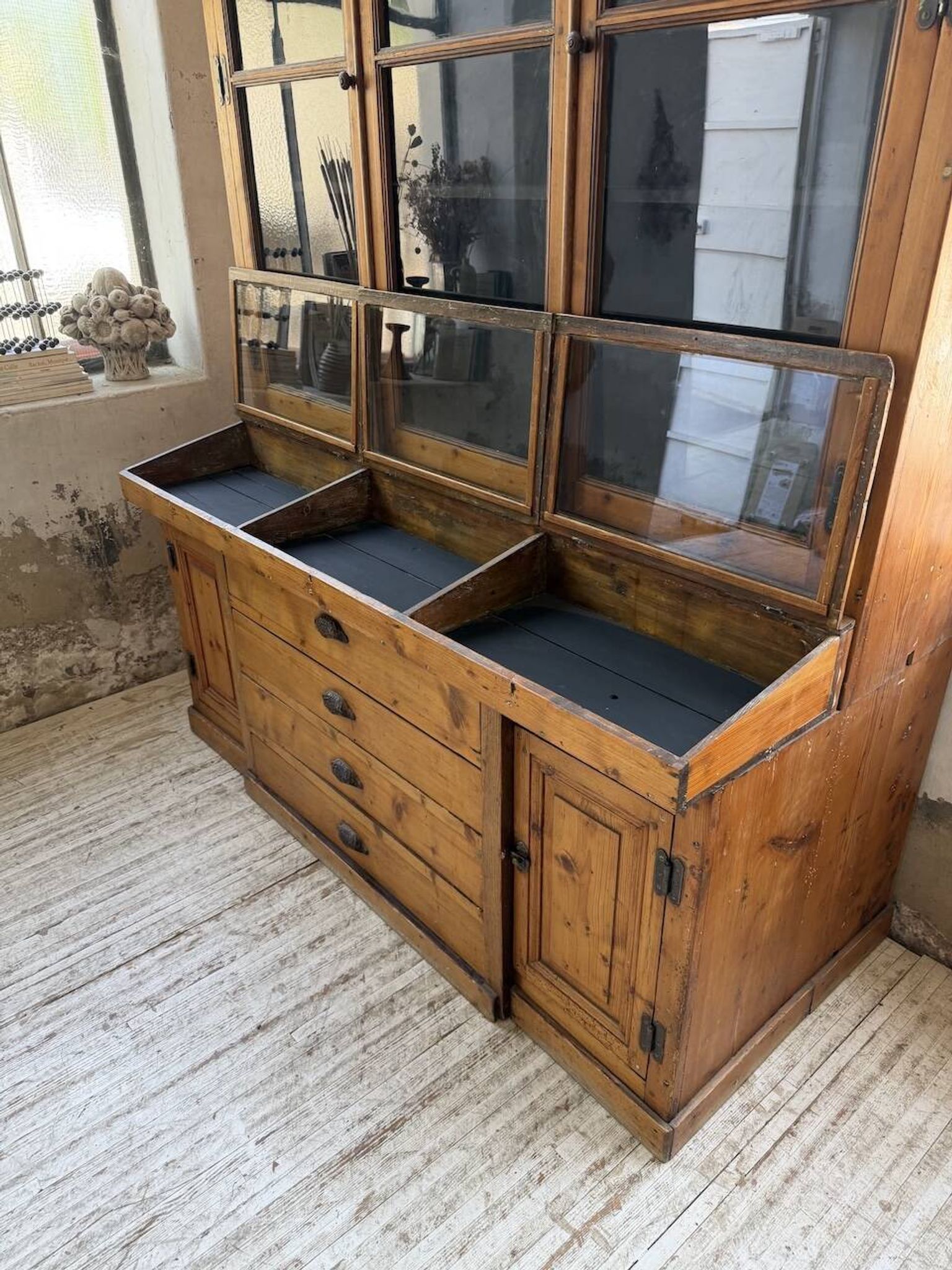 Library grocery Napoleon 19th century