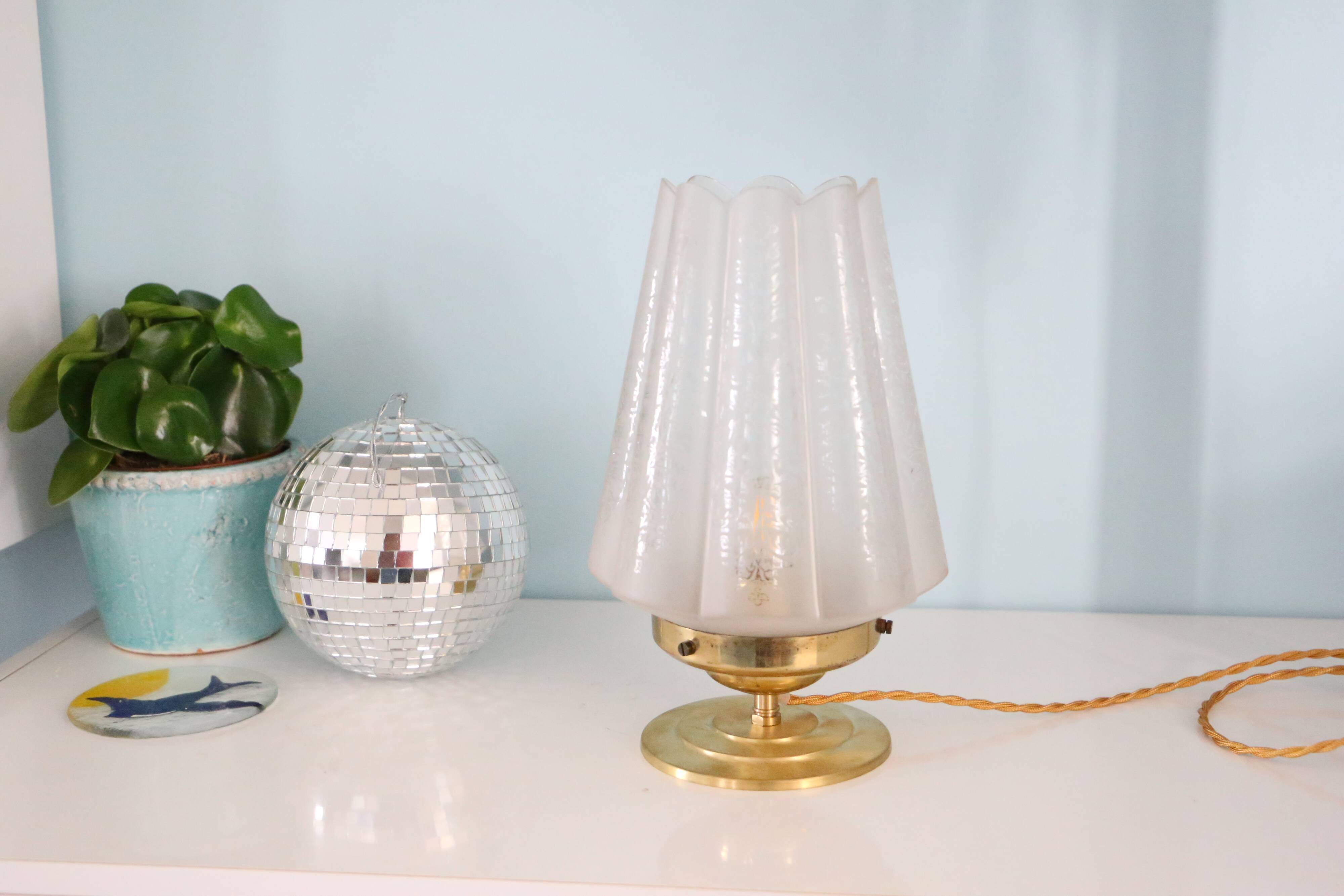 Table lamp, open corolla globe, vintage