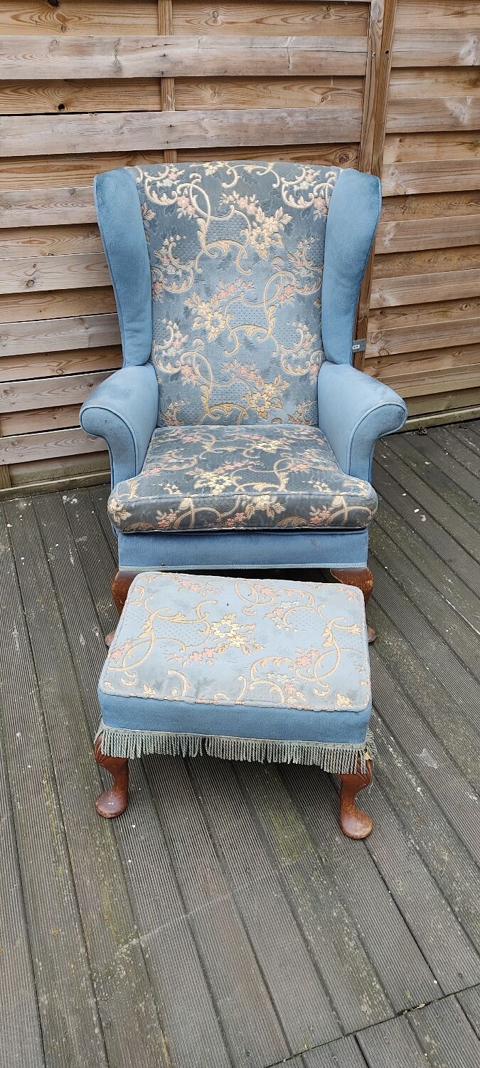 Parker Knoll PK 720 Chair and Footrest