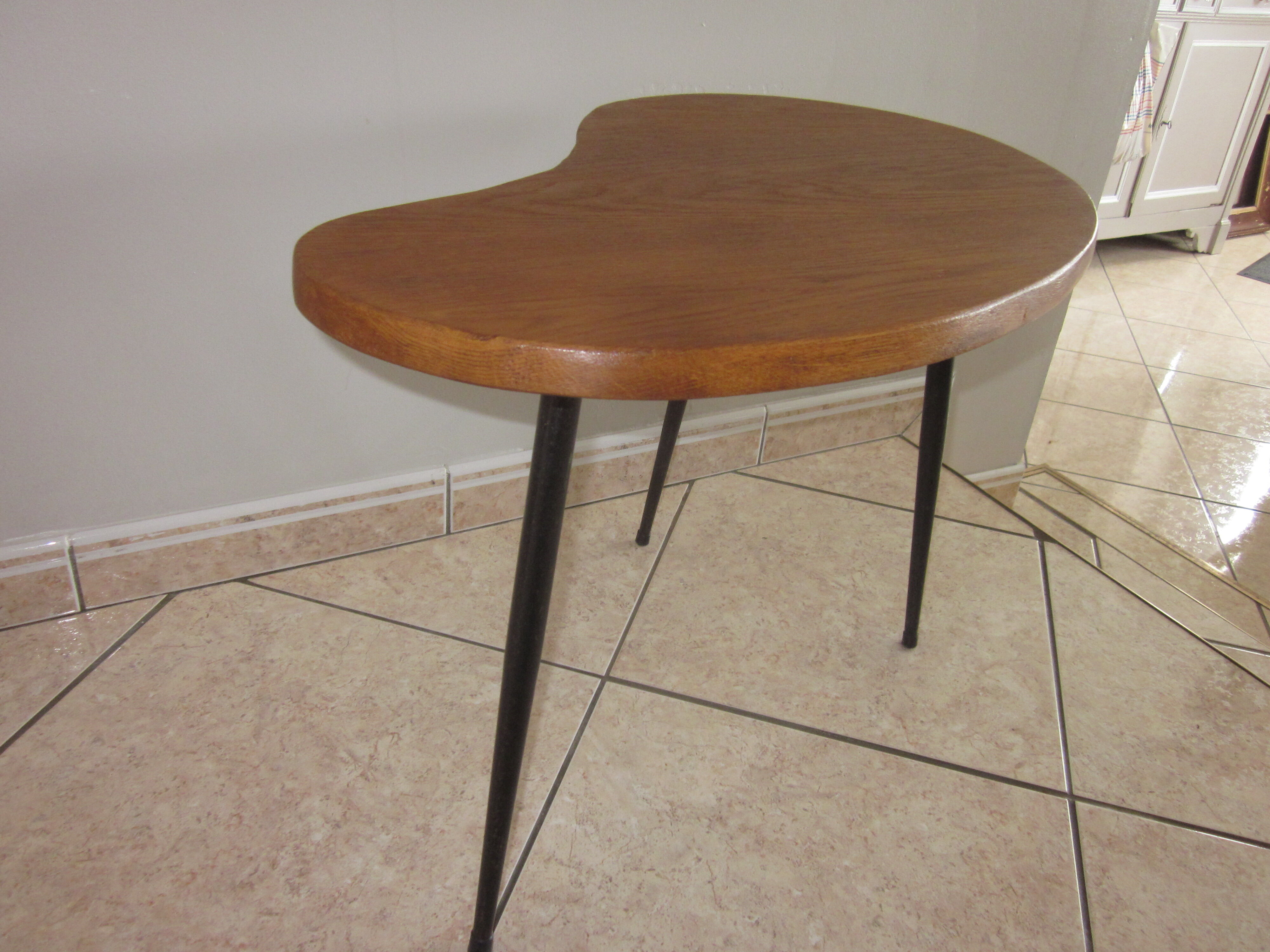 Table basse vintage forme haricot