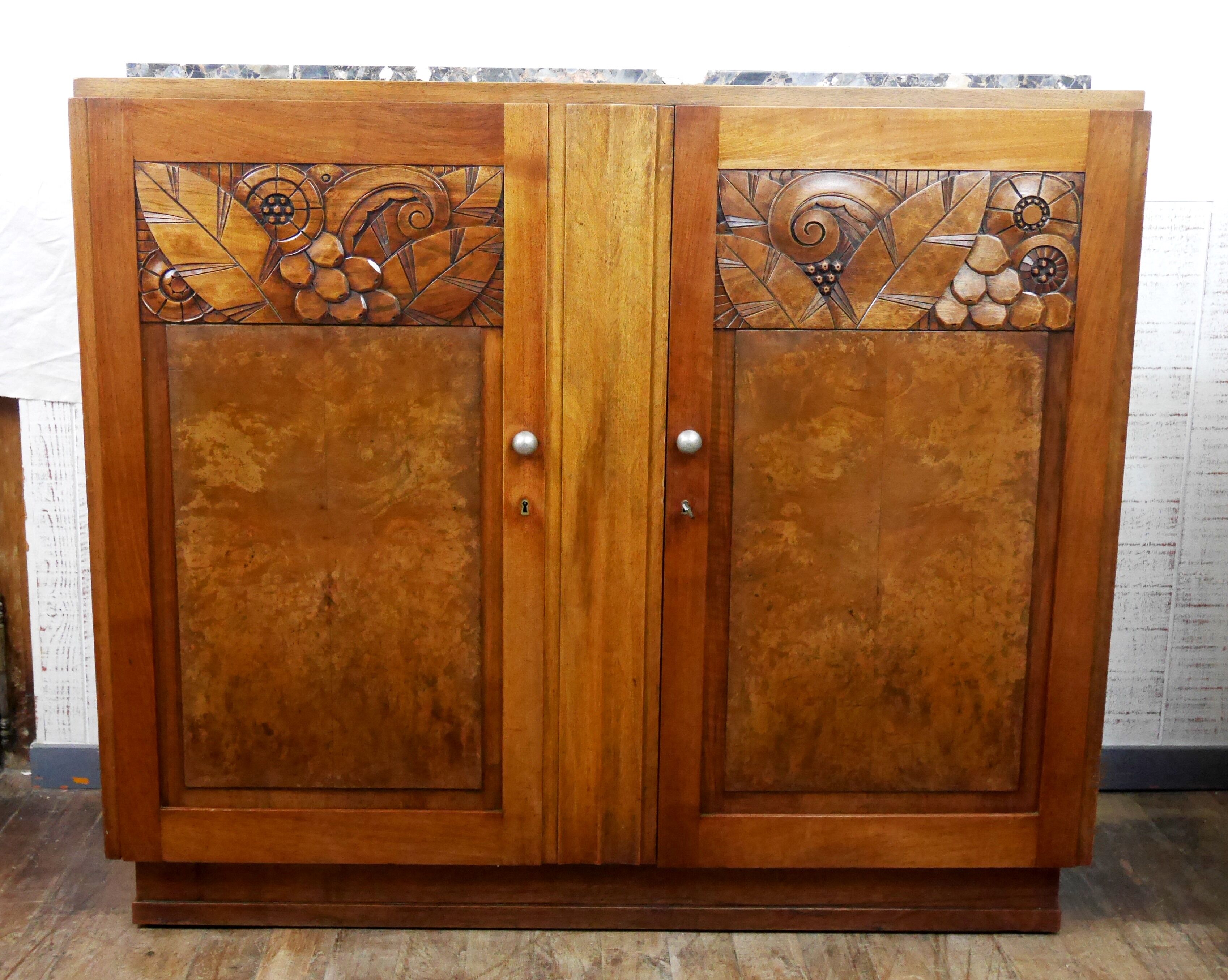 Sideboard art deco 1930 walnut floral pattern
