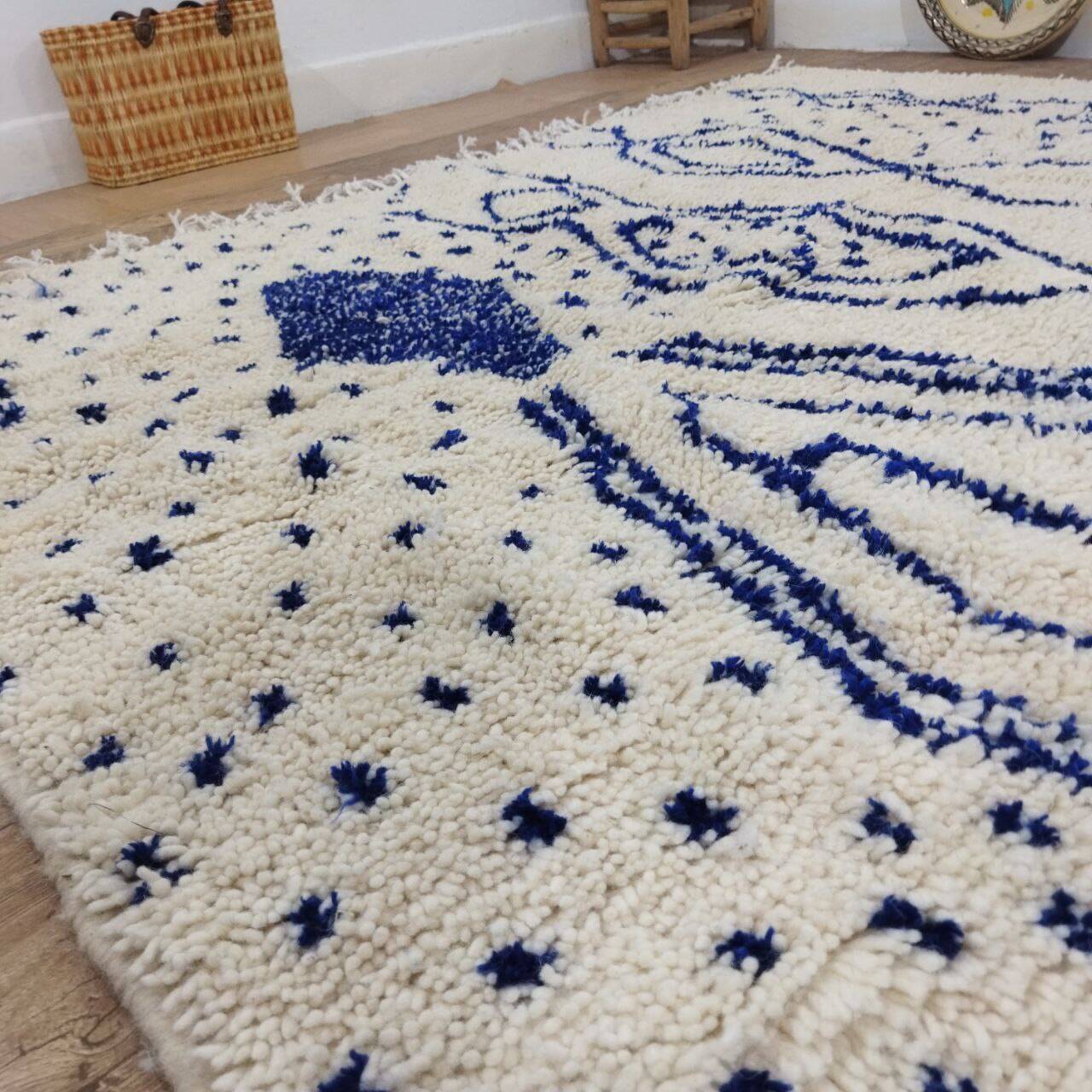 Vintage Azilal rug 290x196 cm - Blue geometric patterns