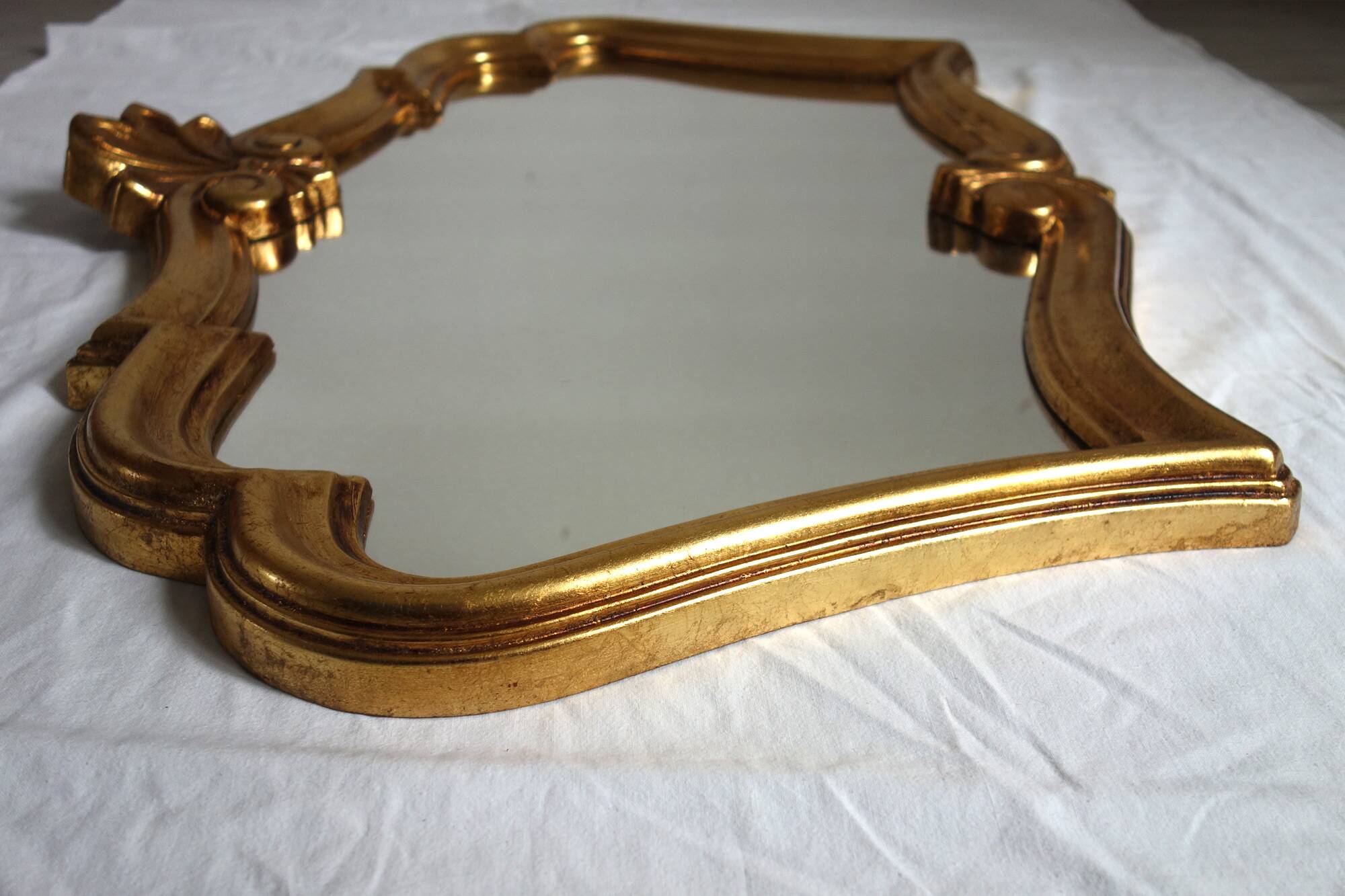 Louis XV style mirror in gilded wood, 88x61 cm