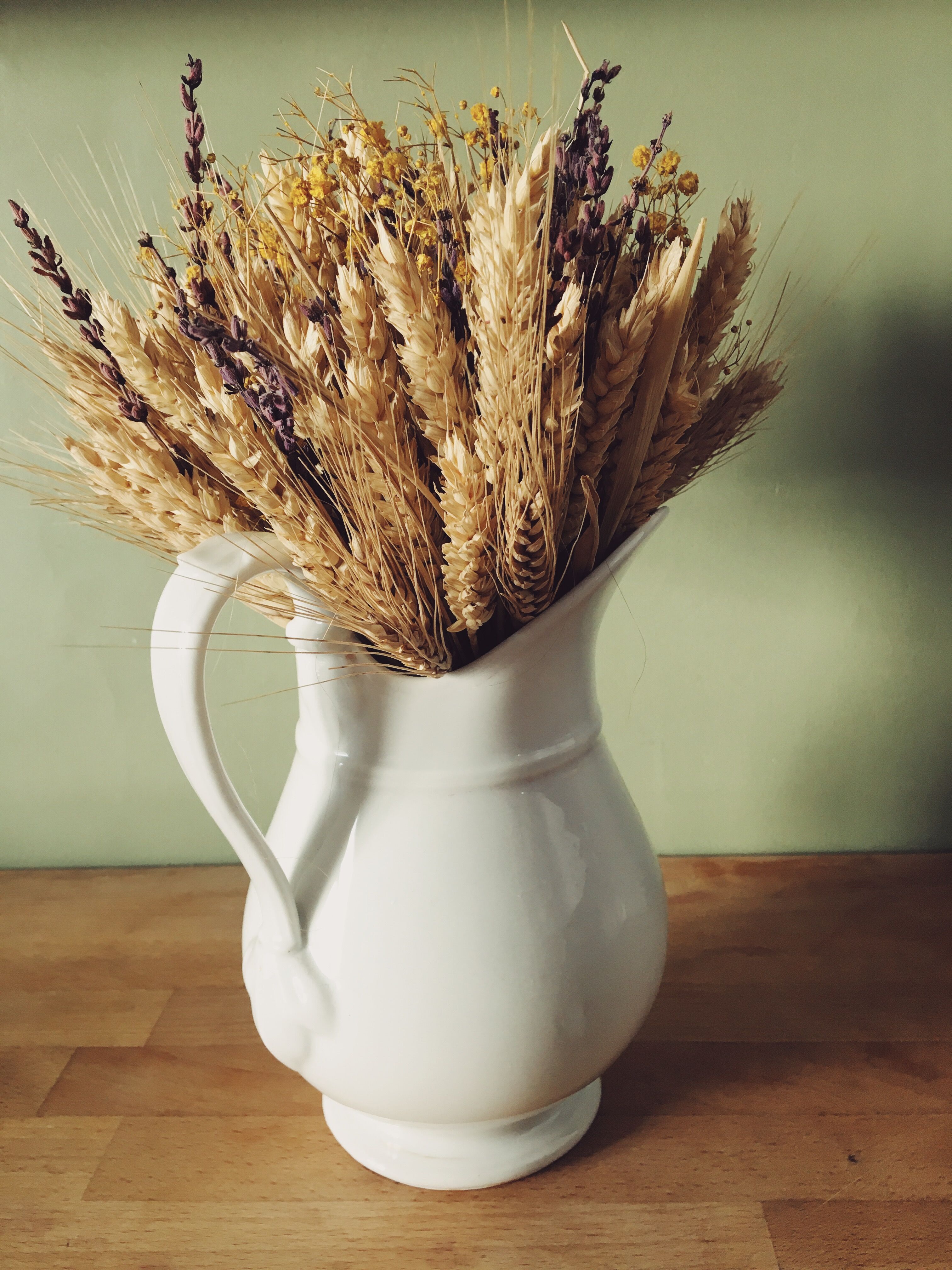 White ceramic pitcher/vase