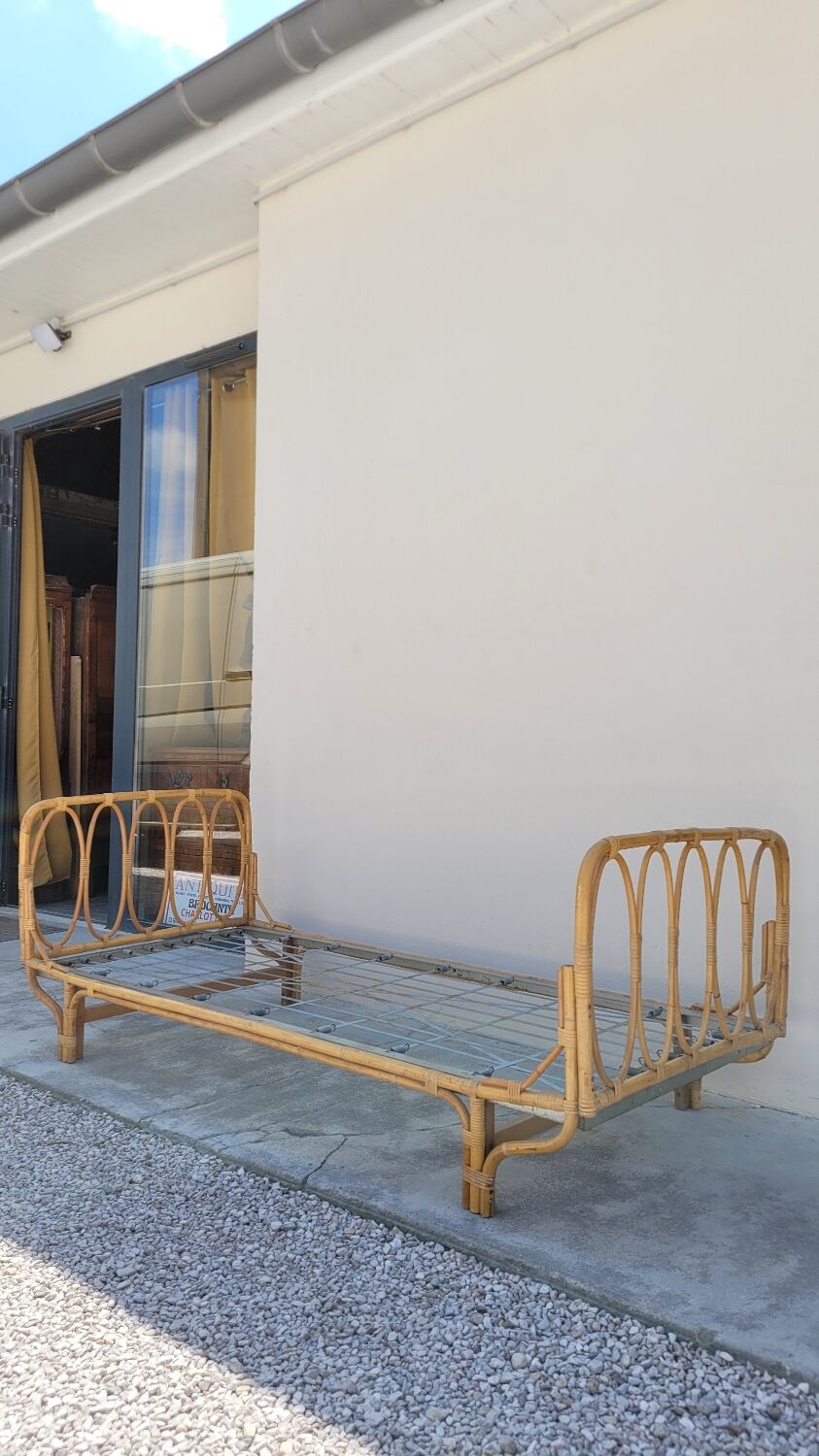 Vintage rattan basket bed 1950