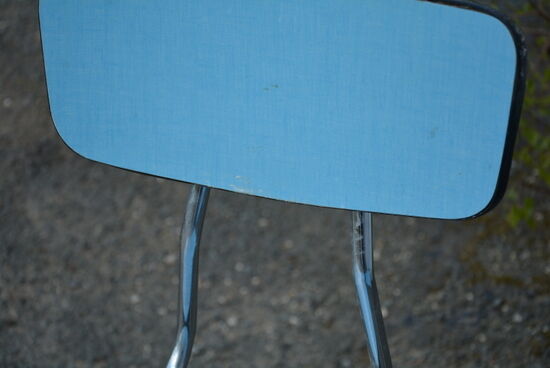 Lot of 4 chairs in blue formica