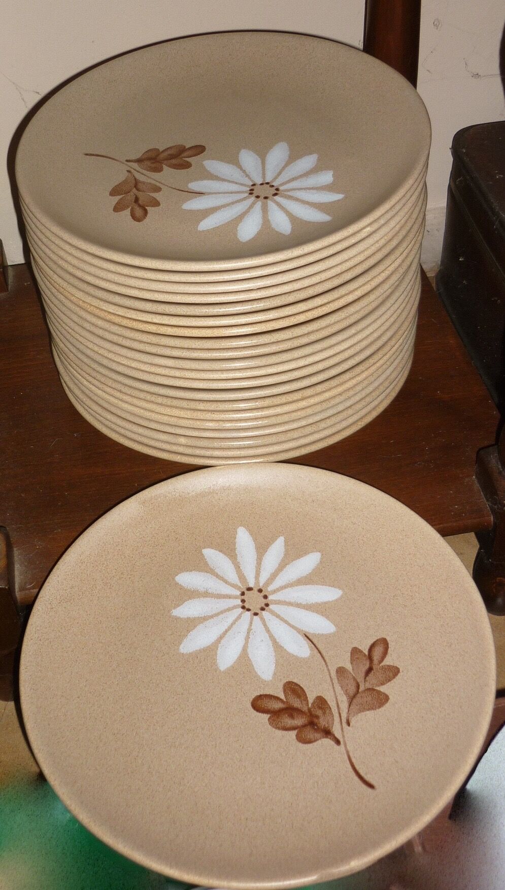 Two plates St Amand, Autumn model